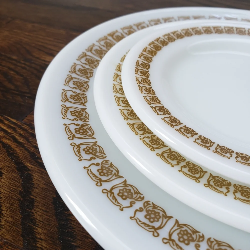 Pyrex Tableware Tiburon Plate Set - Picture 2 of 5